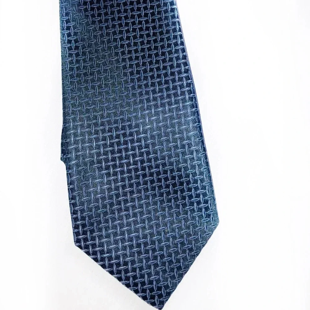 Men’s blue geometric print career/party silk tie